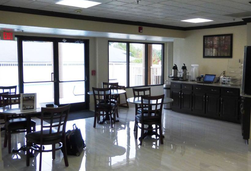 Hotel Fayetteville Inn & Suites  | Fayetteville | North Carolina | United States 16