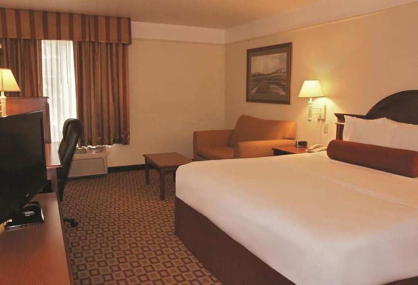 Hotel La Quinta Inn & Suites Fredericksburg  | Fredericksburg | Texas | United States 11