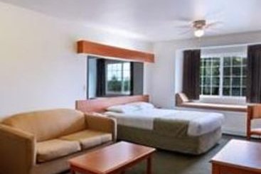 Microtel Inn & Suites by Wyndham Eagle River Anchorage Area 