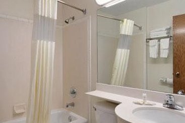 Microtel Inn & Suites Oklahoma City Airport MacArthur Blvd  | Oklahoma City | Oklahoma | United States 5