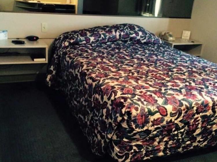 Microtel Inn Champaign  | Champaign | Illinois | United States 10