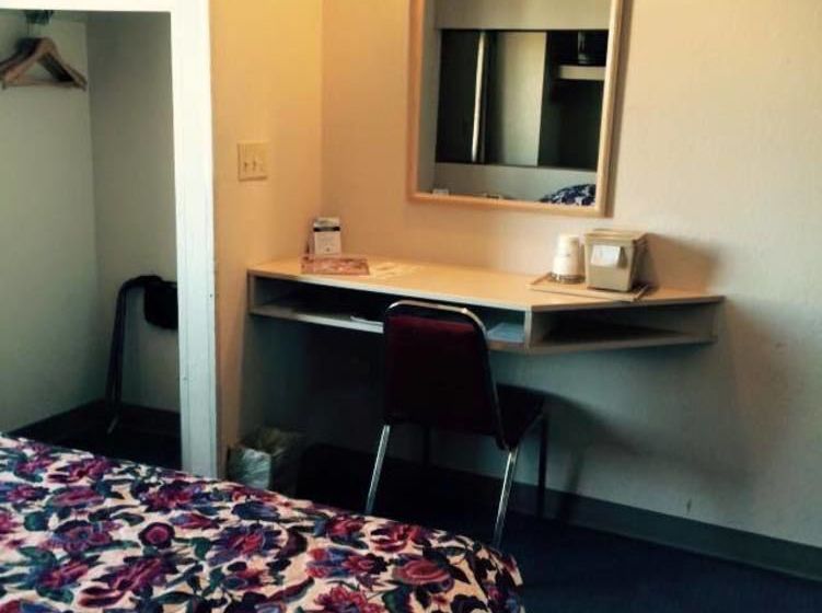 Microtel Inn Champaign  | Champaign | Illinois | United States 13