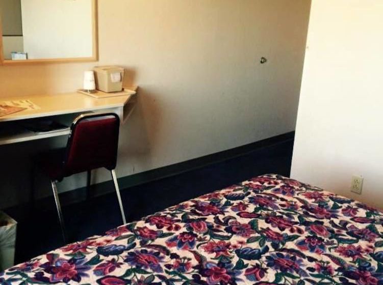 Microtel Inn Champaign  | Champaign | Illinois | United States 15