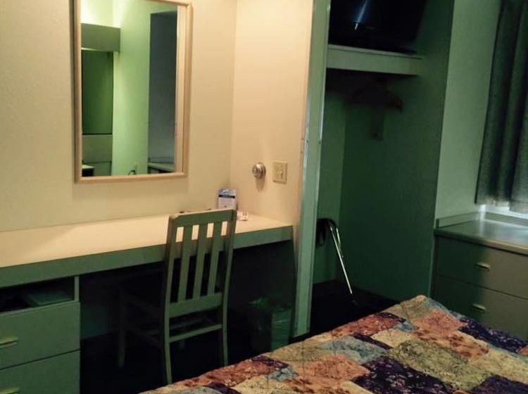 Microtel Inn Champaign  | Champaign | Illinois | United States 20