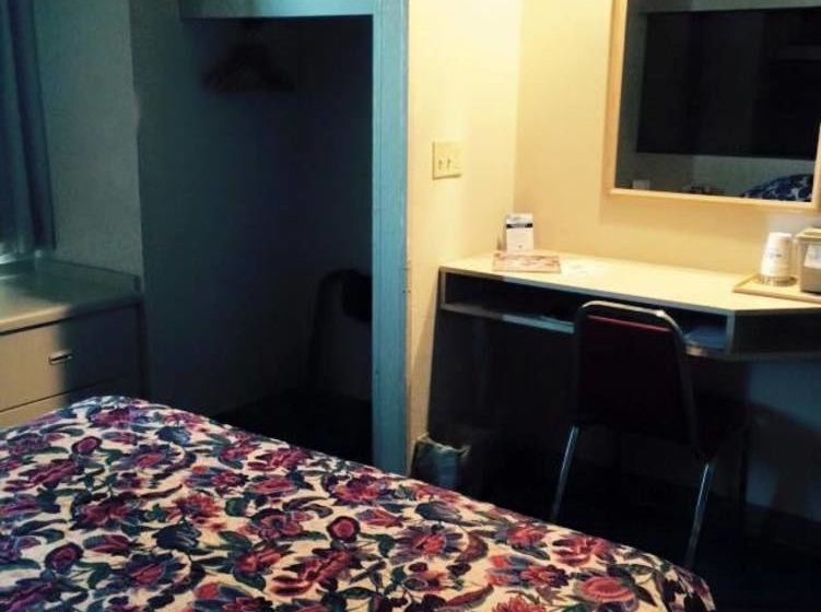 Microtel Inn Champaign  | Champaign | Illinois | United States 9