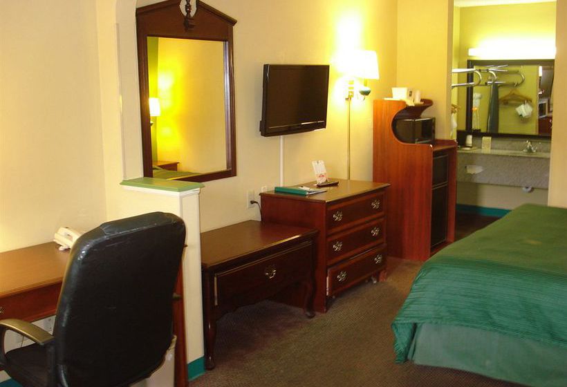 Hotel Quality Inn & Suites Macon  | Macon | Georgia | United States 2