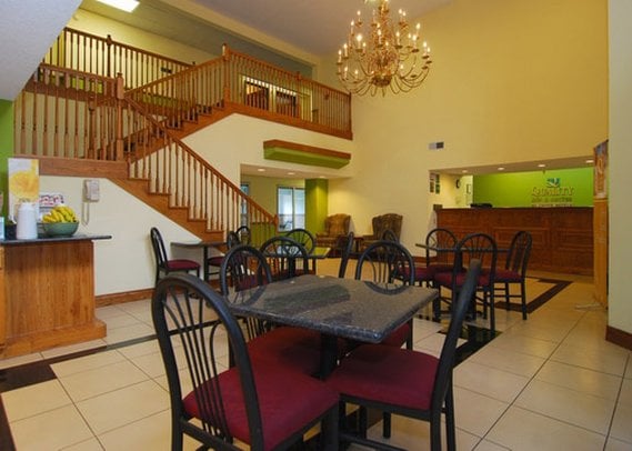 Hotel Quality Inn & Suites  | Anderson | Indiana | United States 13