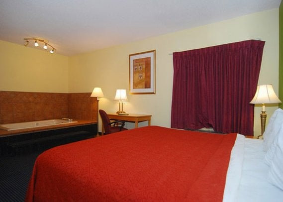 Hotel Quality Inn & Suites  | Anderson | Indiana | United States 20