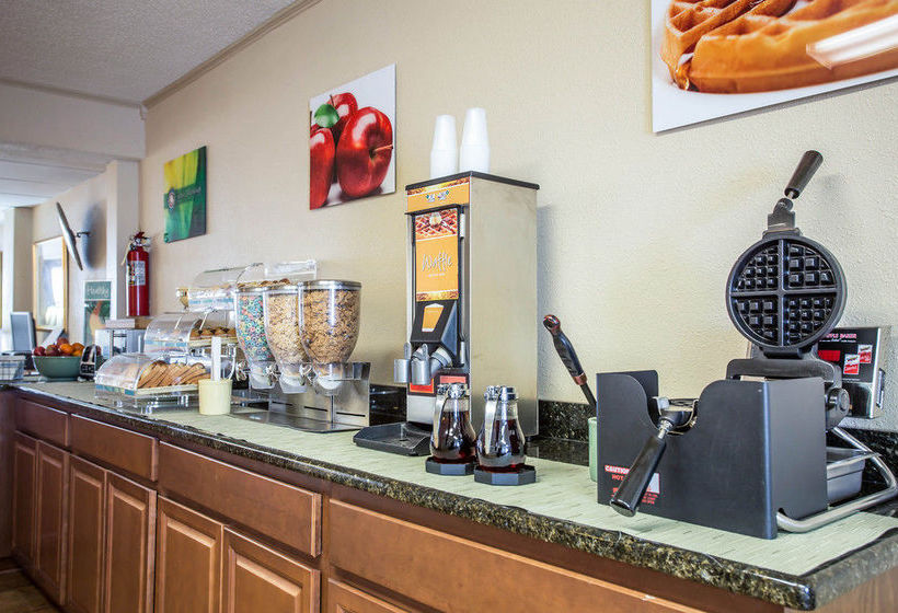 Hotel Quality Inn & Suites   | Monroe | North Carolina | United States