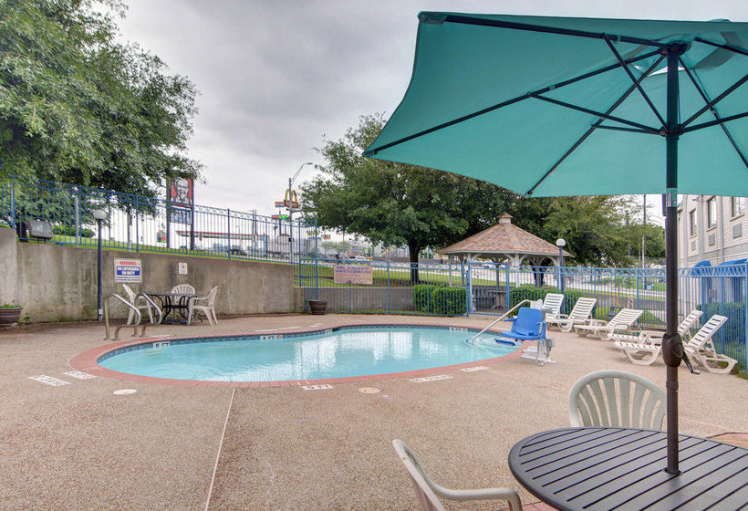 Hotel Quality Inn & Suites  | Grand Prairie | Texas | United States 16