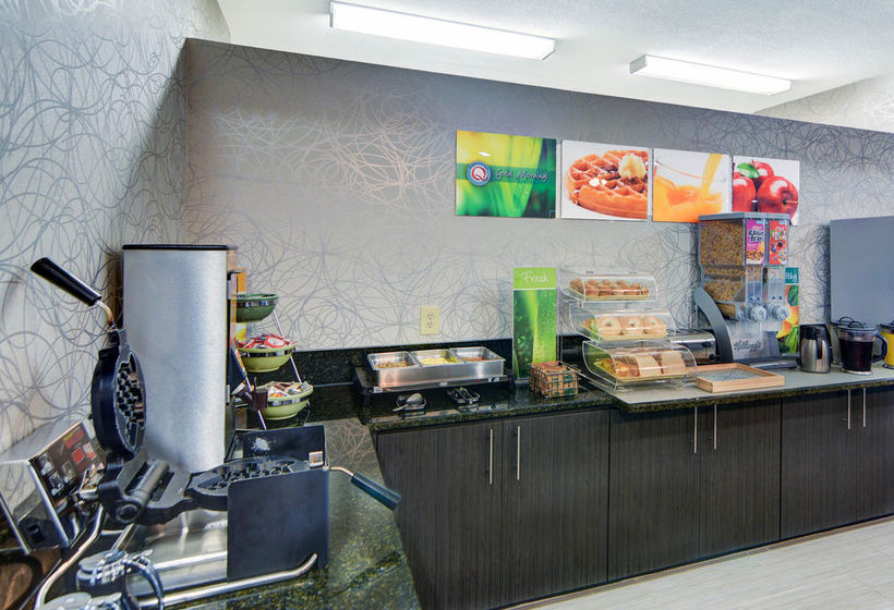 Hotel Quality Inn & Suites  | Grand Prairie | Texas | United States 3