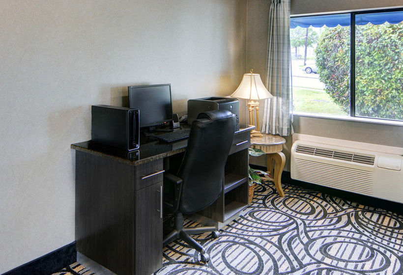 Hotel Quality Inn & Suites  | Grand Prairie | Texas | United States 5