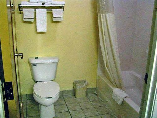 Hotel Travelodge Waco  | Waco | Texas | United States 5