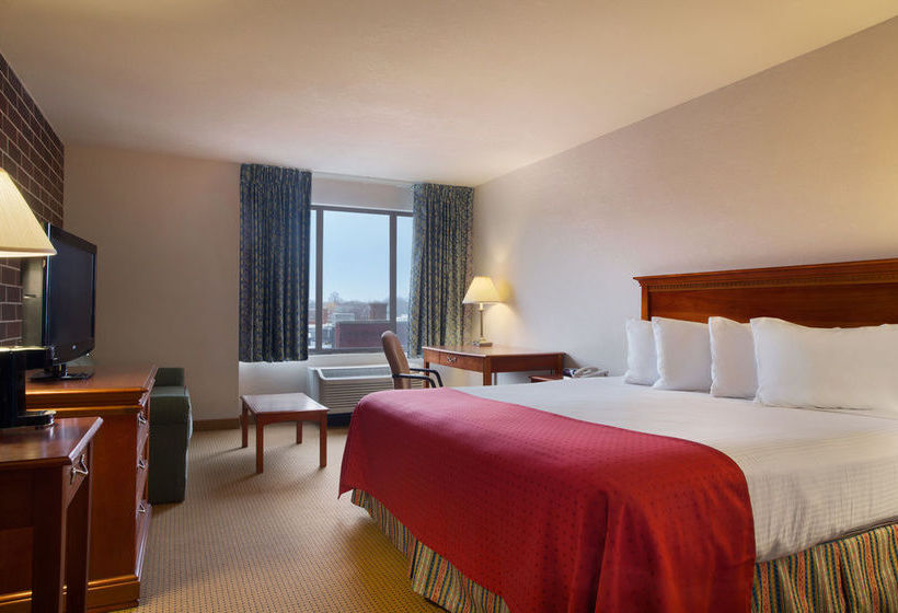 Ramada Hotel & Convention Center  | Waterloo | Iowa | United States 5