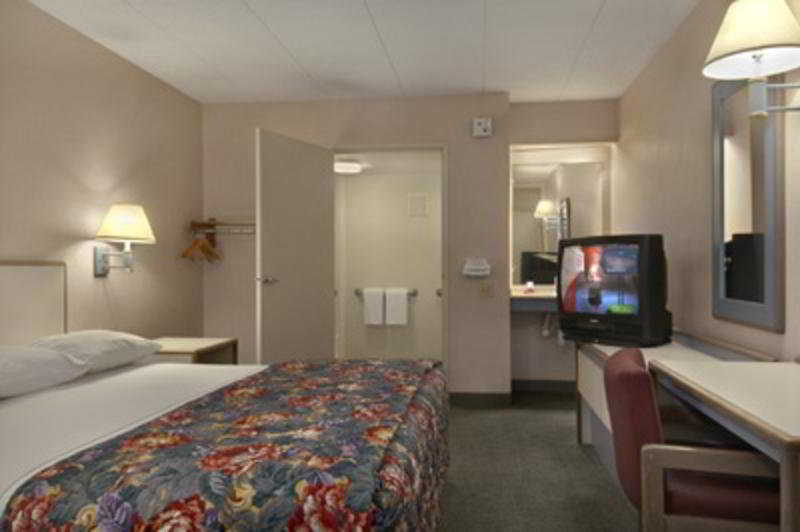 Hotel Red Roof Inn Elkhart  | Elkhart | Indiana | United States 14