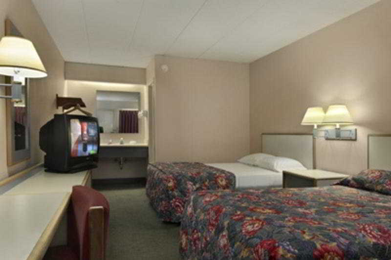 Hotel Red Roof Inn Elkhart  | Elkhart | Indiana | United States 16