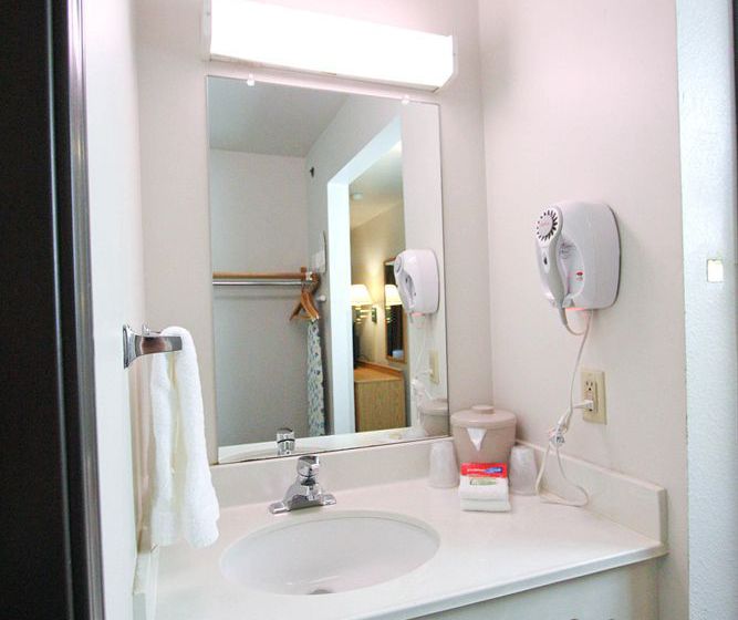 Hotel Red Roof Inn Coldwater  | Coldwater | Michigan | United States 14