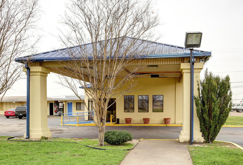 Hotel Rodeway Inn Waco  | Waco | Texas | United States 10