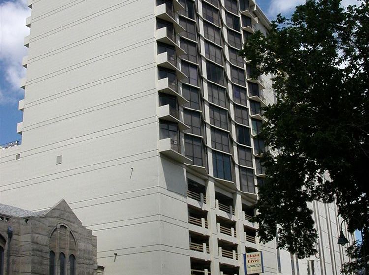 Hotel Plaza On The River