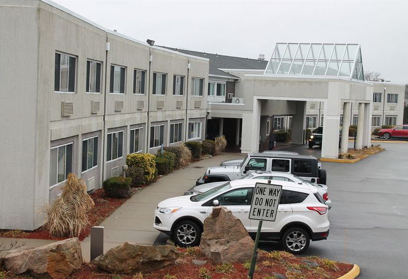 Hotel Groton Inn & Suites  | Groton | Connecticut | United States 1