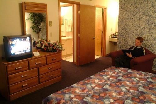 Hotel Groton Inn & Suites  | Groton | Connecticut | United States 12