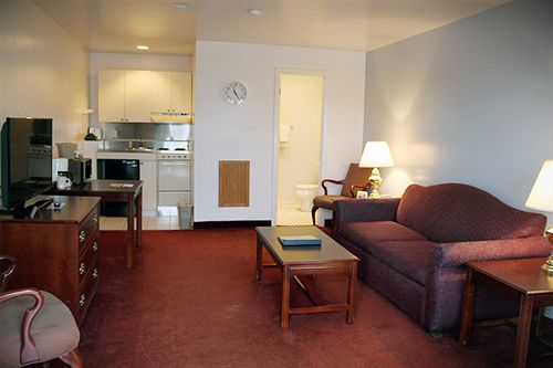 Hotel Groton Inn & Suites  | Groton | Connecticut | United States 8