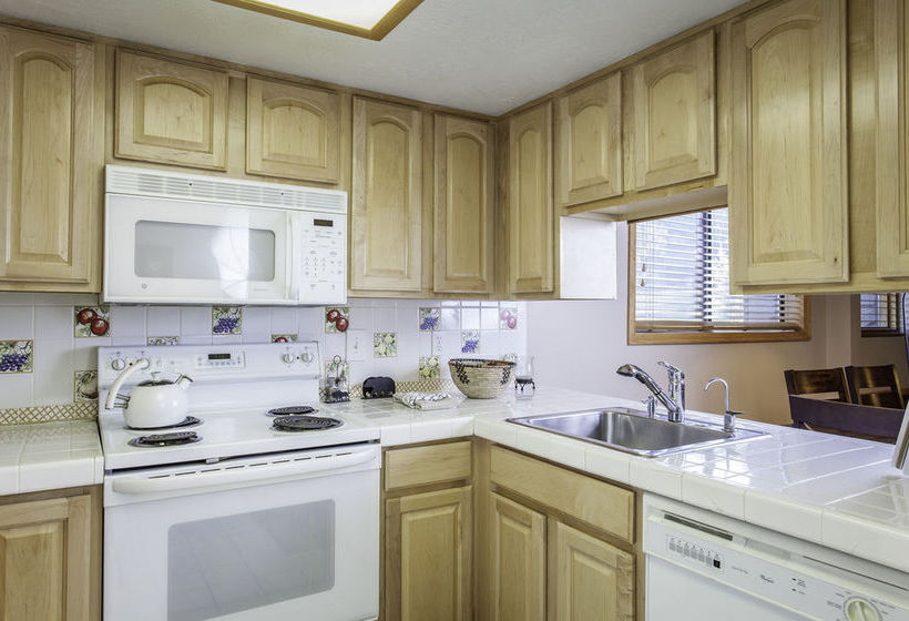 Hotel Red Pines Condos  | Park City | Utah | United States 17