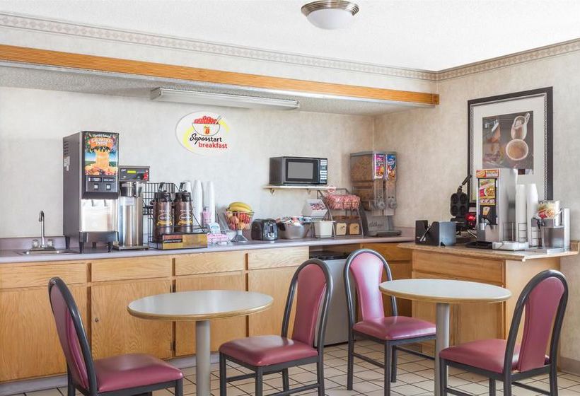 Hotel Super 8 Beaver  | Beaver | Utah | United States 9