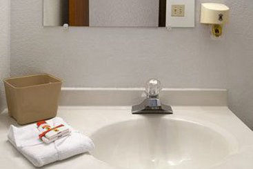 Motel Super 8 Kingdom City 