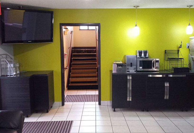 Super 8 Motel Tappahannock 