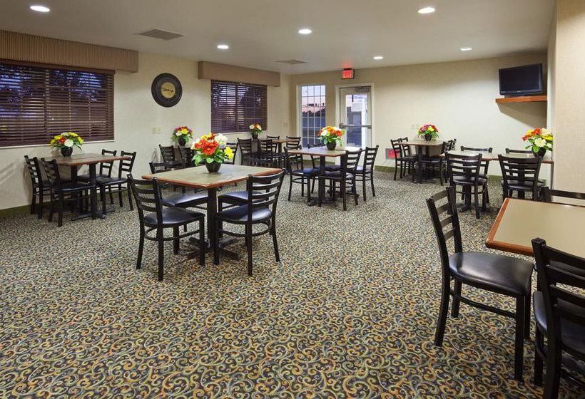 Hotel Crossings by GrandStay Inn & Suites Becker 