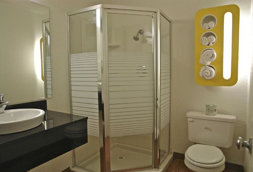 Hotel Oshkosh Lodge  | Oshkosh | Wisconsin | United States 1