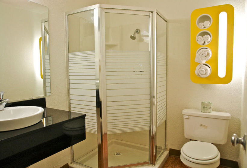 Hotel Oshkosh Lodge  | Oshkosh | Wisconsin | United States 10