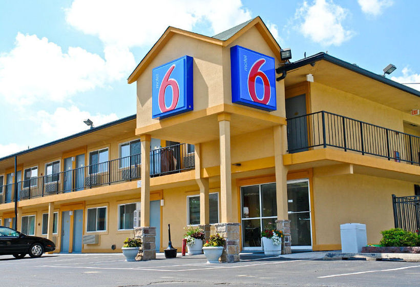 Hotel Oshkosh Lodge  | Oshkosh | Wisconsin | United States 3