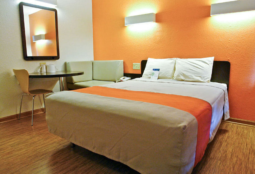 Hotel Oshkosh Lodge  | Oshkosh | Wisconsin | United States 9