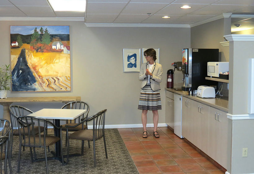 Hotel Hilltop Inn by Riverstone Montana