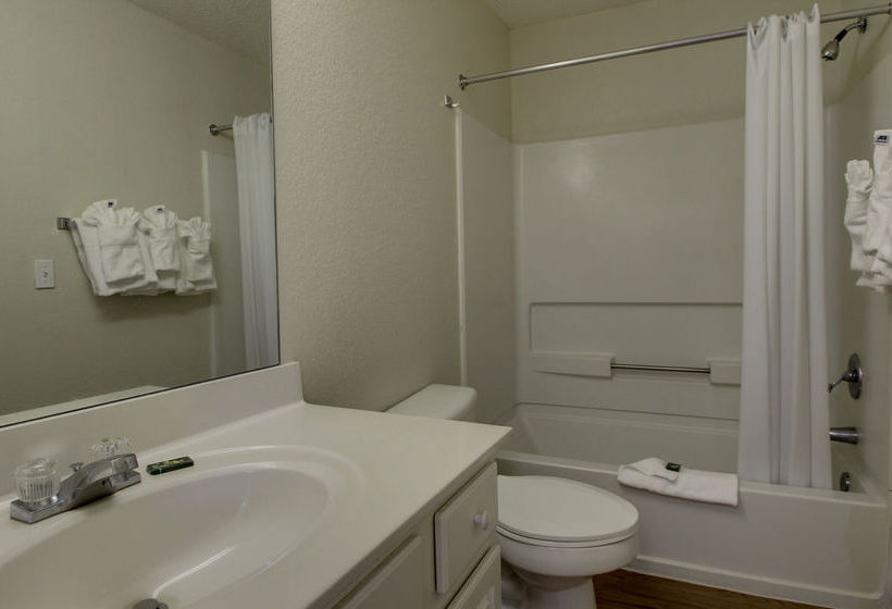 Hotel Crestwood Suites - Greensboro  | Greensboro | North Carolina | United States 3