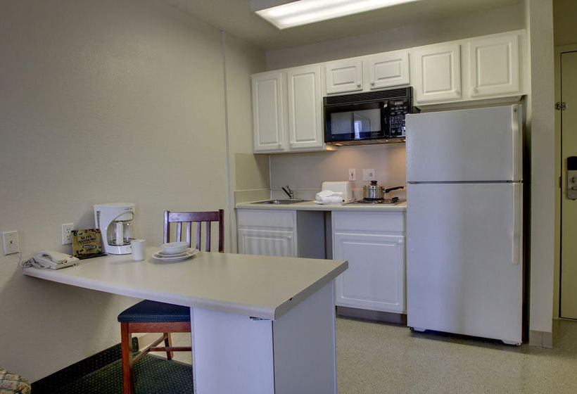 Hotel Crestwood Suites - Greensboro  | Greensboro | North Carolina | United States 7