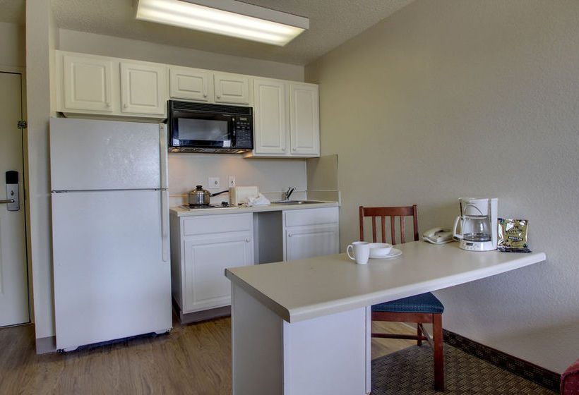 Hotel Crestwood Suites - Greensboro  | Greensboro | North Carolina | United States 8