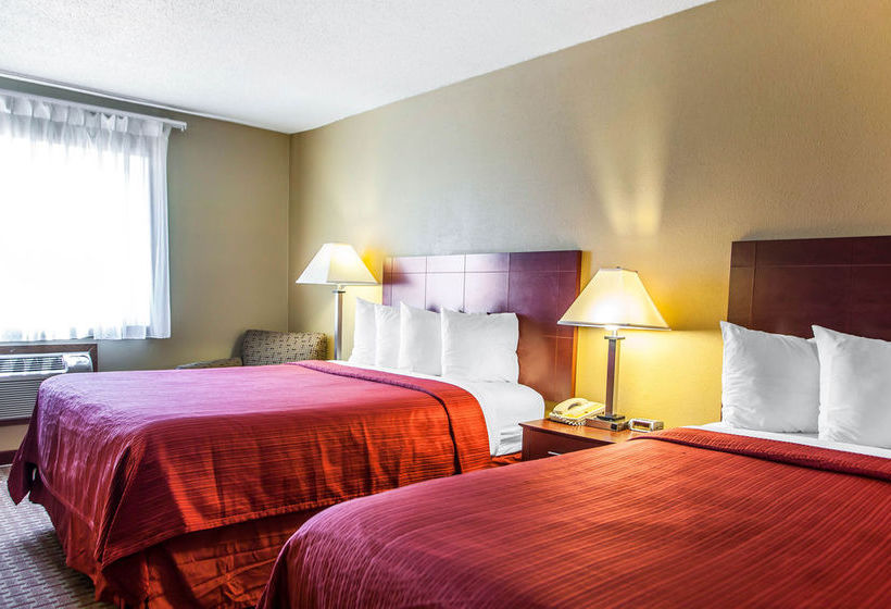 Hotel Quality Inn & Suites  | Davenport | Iowa | United States 11
