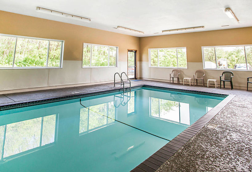 Hotel Quality Inn & Suites  | Davenport | Iowa | United States 17