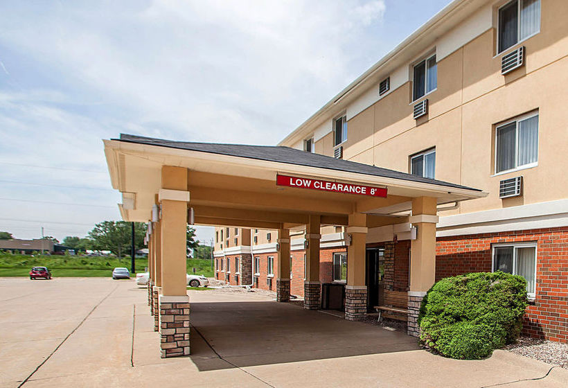 Hotel Quality Inn & Suites  | Davenport | Iowa | United States 8