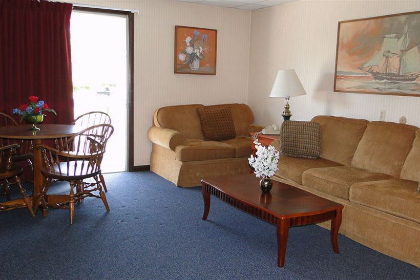 Hotel The Colonial Inn  | Ellsworth | Maine | United States 6