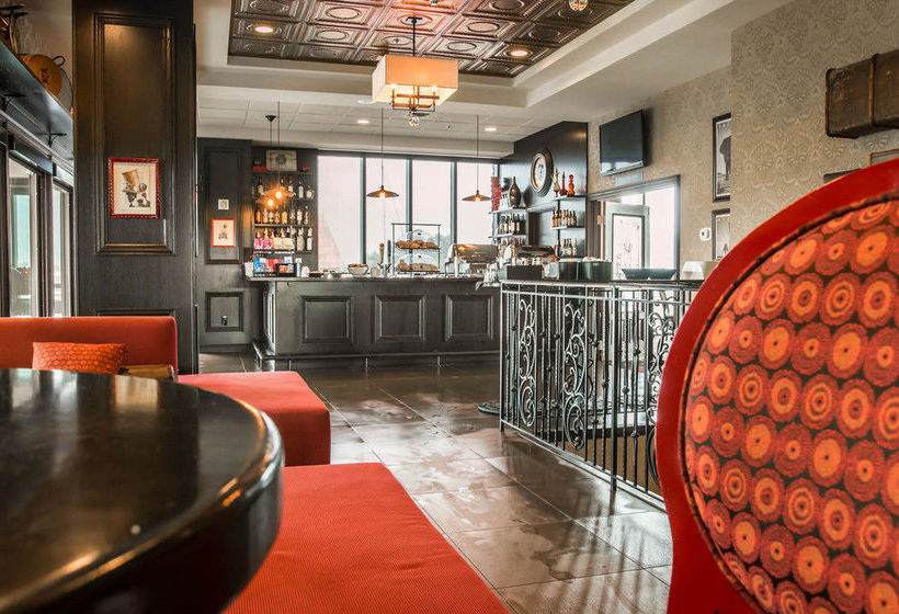 Hotel Shoreline Inn & Suites 