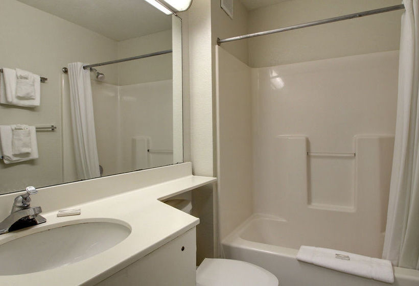 Hotel Lodge America of Greensboro  | Greensboro | North Carolina | United States 2