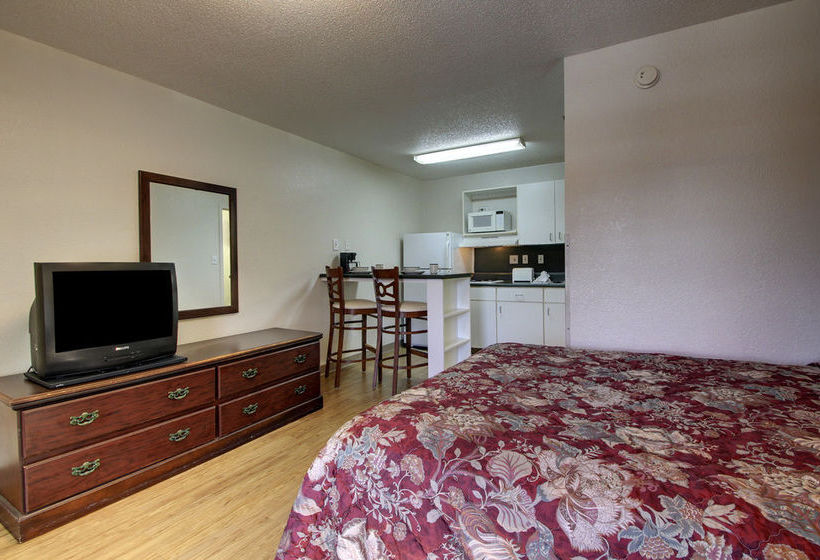 Hotel Lodge America of Greensboro  | Greensboro | North Carolina | United States 4