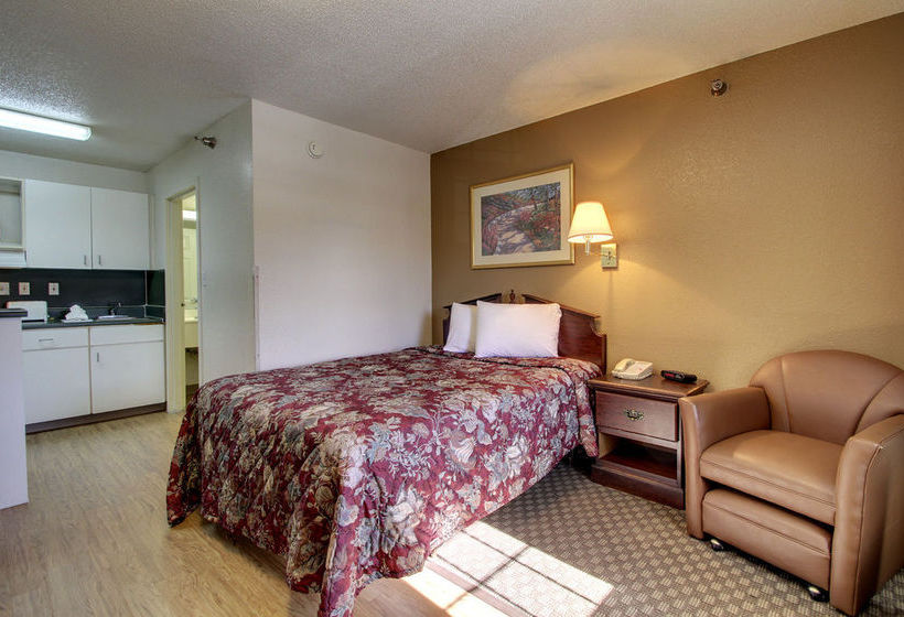 Hotel Lodge America of Greensboro  | Greensboro | North Carolina | United States 6