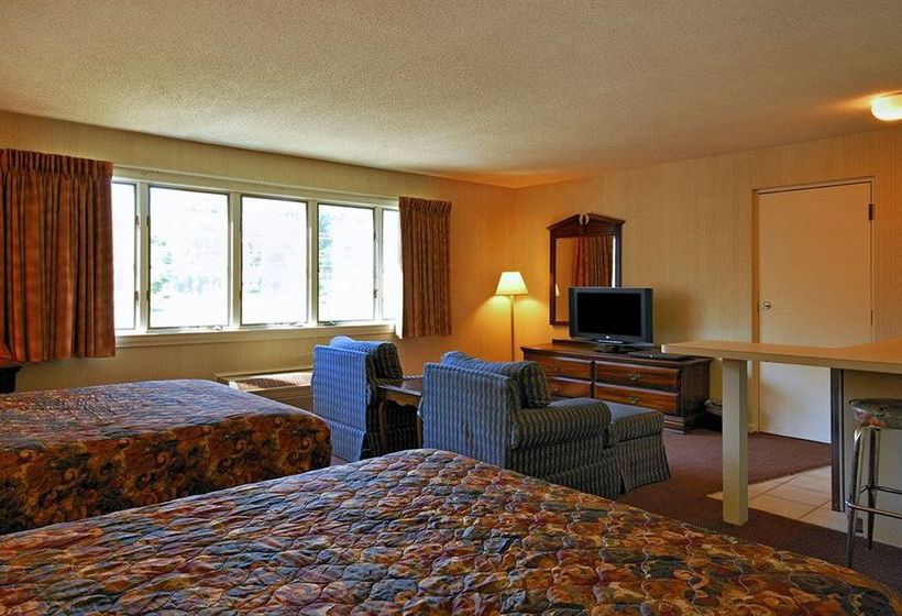 Hotel Econo Lodge Inn & Suites Groton  | Groton | Connecticut | United States 1