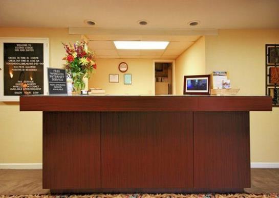 Hotel Econo Lodge Inn & Suites Groton  | Groton | Connecticut | United States 10