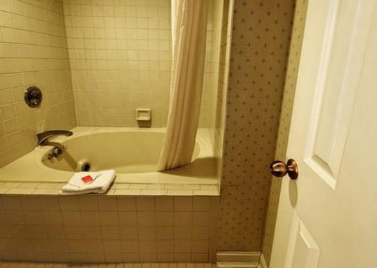 Hotel Econo Lodge Inn & Suites Groton  | Groton | Connecticut | United States 18